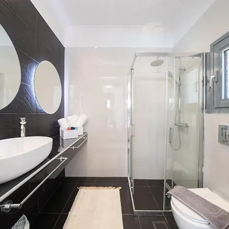 Laide Vila Karavádhos