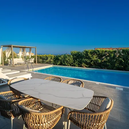 Laide فيلة Karavádhos